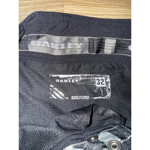 Oakley Mountain bike shorts - size 32 - OB - Picture 2 of 7